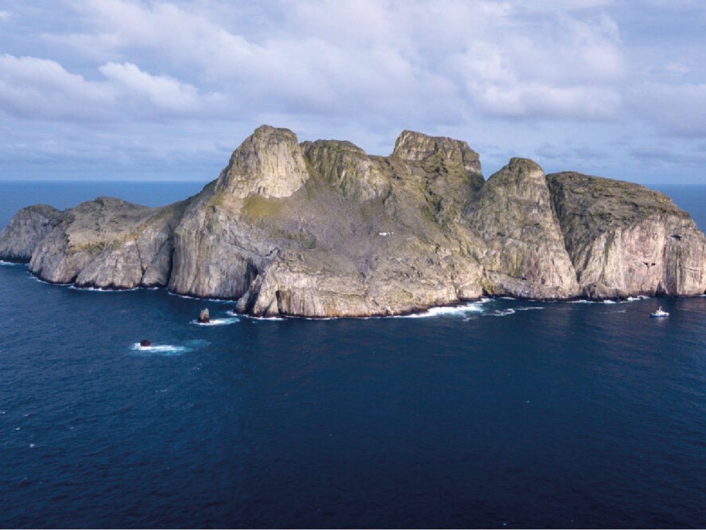 Isla de Malpelo en el Pacífico colombiano